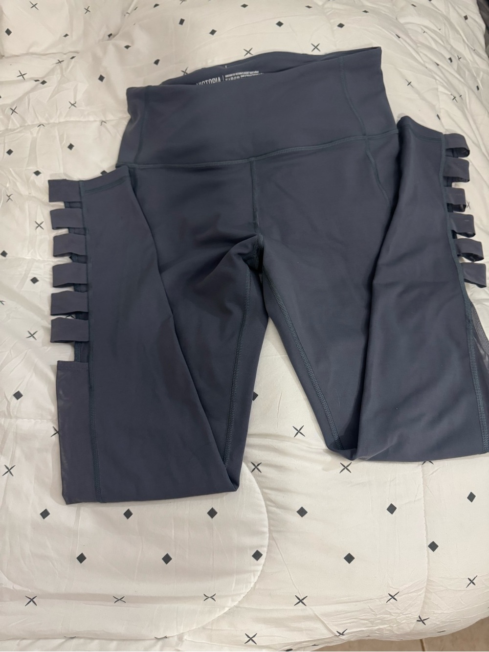Victoria Secrets High-Waist Cutout Side Detail Leggings - Deep Charcoal